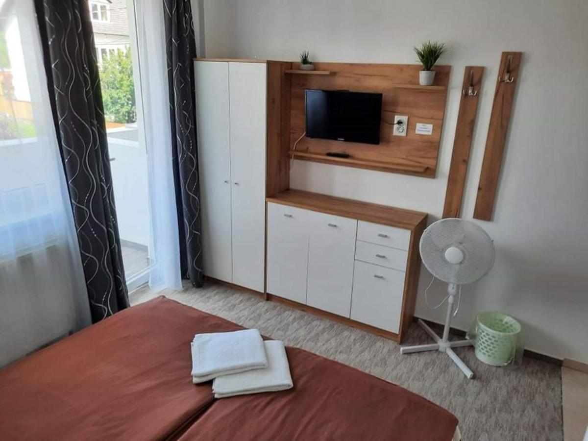 Fiesta Apartman ميسكولك المظهر الخارجي الصورة